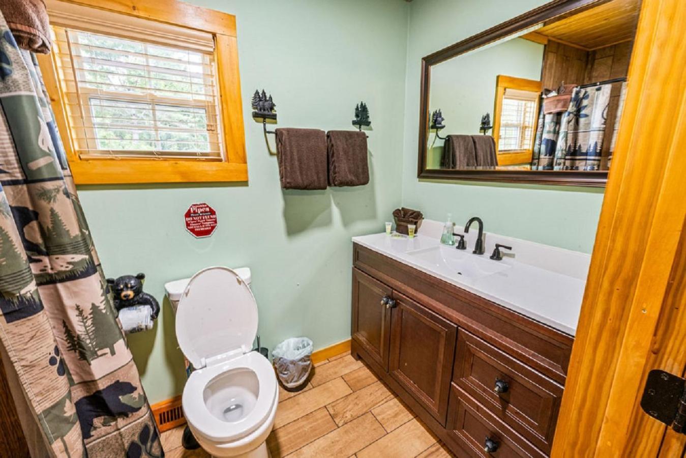 Brand New Tiny Cabin! A Bearly Adventure Sevierville Exterior foto